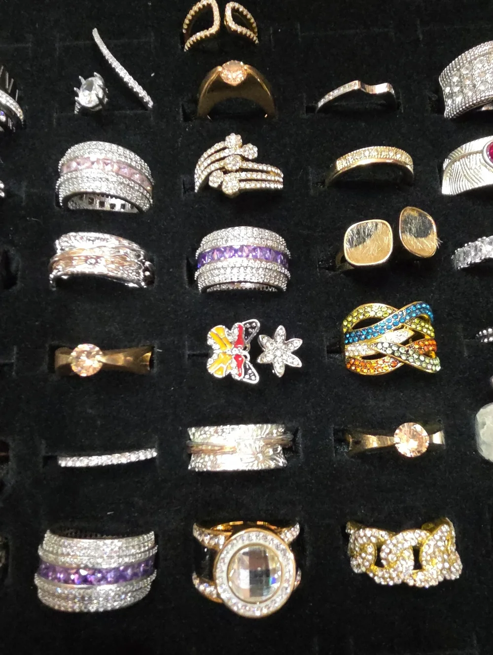 RESELLERS! LOT OF 50 HIGH QUALITY FASHION RINGS ALL IN EXCELLENT CONDITION - Picture 5 of 15
